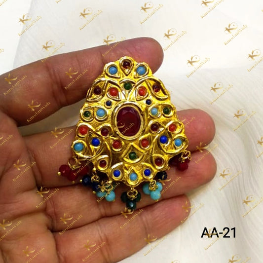 Tasni/Brooch (AA-21)